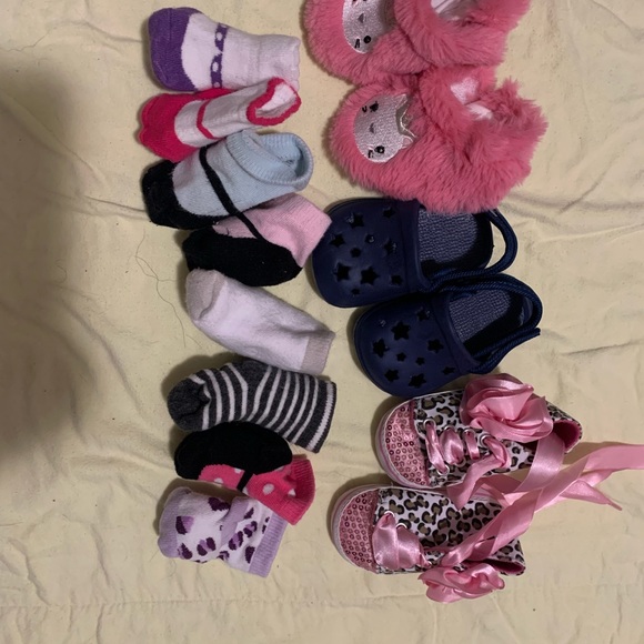 Large baby girl clothing lot! Sleep sacks, socks, shoes and more! - Picture 12 of 12